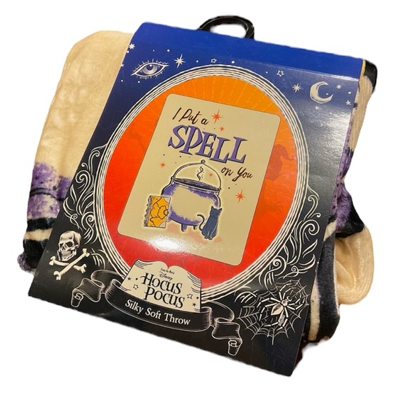 Disney Hocus Pocus "I Put A Spell On You" Fleece Throw Blanket - NWT - Picture 3 of 3